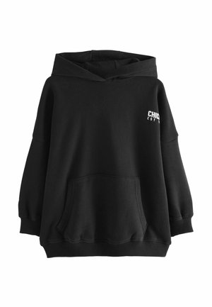 Haut à capuche noir surdimensionné en tissu doux, avec une poche kangourou, des poignets côtelés et un imprimé logo sur la poitrine gauche.