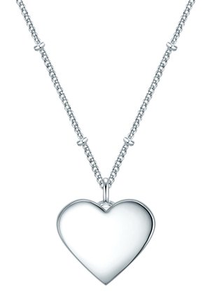 Collana con pendente a forma di cuore in argento, con una superficie liscia e lucida, su una catena composta da anelli rotondi e piccoli anelli decorativi.