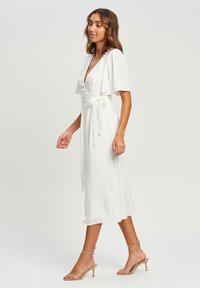 TUSSAH PENN - Denné šaty - white