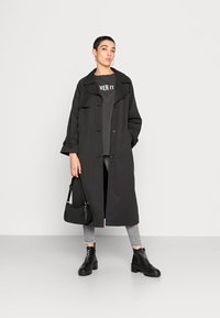 ONLY ONLCHLOE SINGLE - Gabardina - black