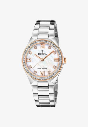 Orologio Festina solare con bracciale in acciaio inossidabile, quadrante rotondo in madreperla, dettagli in oro rosa e ghiera rivestita di cristalli.