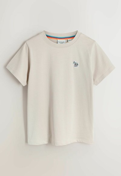 Beiges T-Shirt mit kurzen Ärmeln aus Baumwolle, mit einem kleinen gestickten Zebramotiv auf der Brust und einem kontrastierenden gestreiften Halsausschnitt.