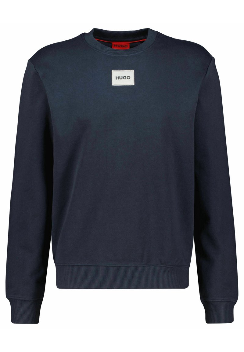 Sudadera azul marino hecha de algodón, con mangas largas, cuello redondo y un parche rectangular con el logotipo "HUGO" en la parte delantera.