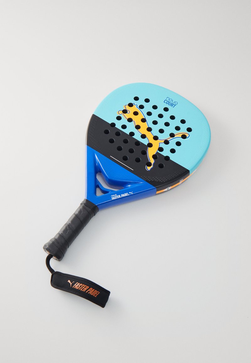 Blaues und schwarzes Padel-Schläger mit strukturiertem Griff. Enthält ein gelbes Katzenlogo, eine perforierte Oberfläche und orangefarbene Akzente.