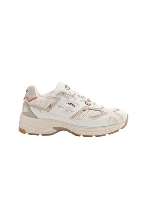 Sneaker sportiva bianca e beige con pannelli in mesh e pelle, chiusura con lacci e suola spessa in gomma.