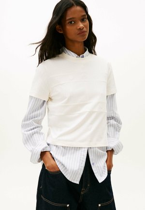 - T-shirt z nadrukiem