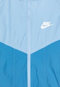 Nike Sportswear SPORTSWEAR WINDRUNNER - Lagana jakna - psychic blue/blue beyond/diffused blue/white