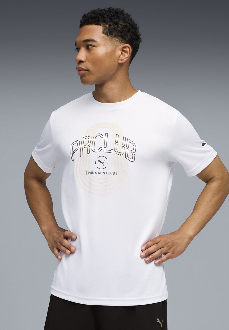 Puma RUN CLUB GRAPHIC - Sportovní tričko - white