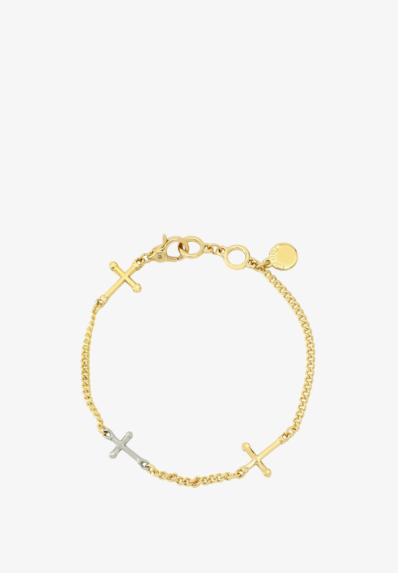 Bracciale in oro con due dettagli a croce, uno in oro e uno in argento, dotato di chiusura a moschettone e un piccolo cartellino rotondo. Maglie testurizzate per un tocco di classe in più.