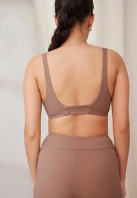 Self. NON PLUNGE PULL-ON CROP - Formujúca podprsenka - mink brown
