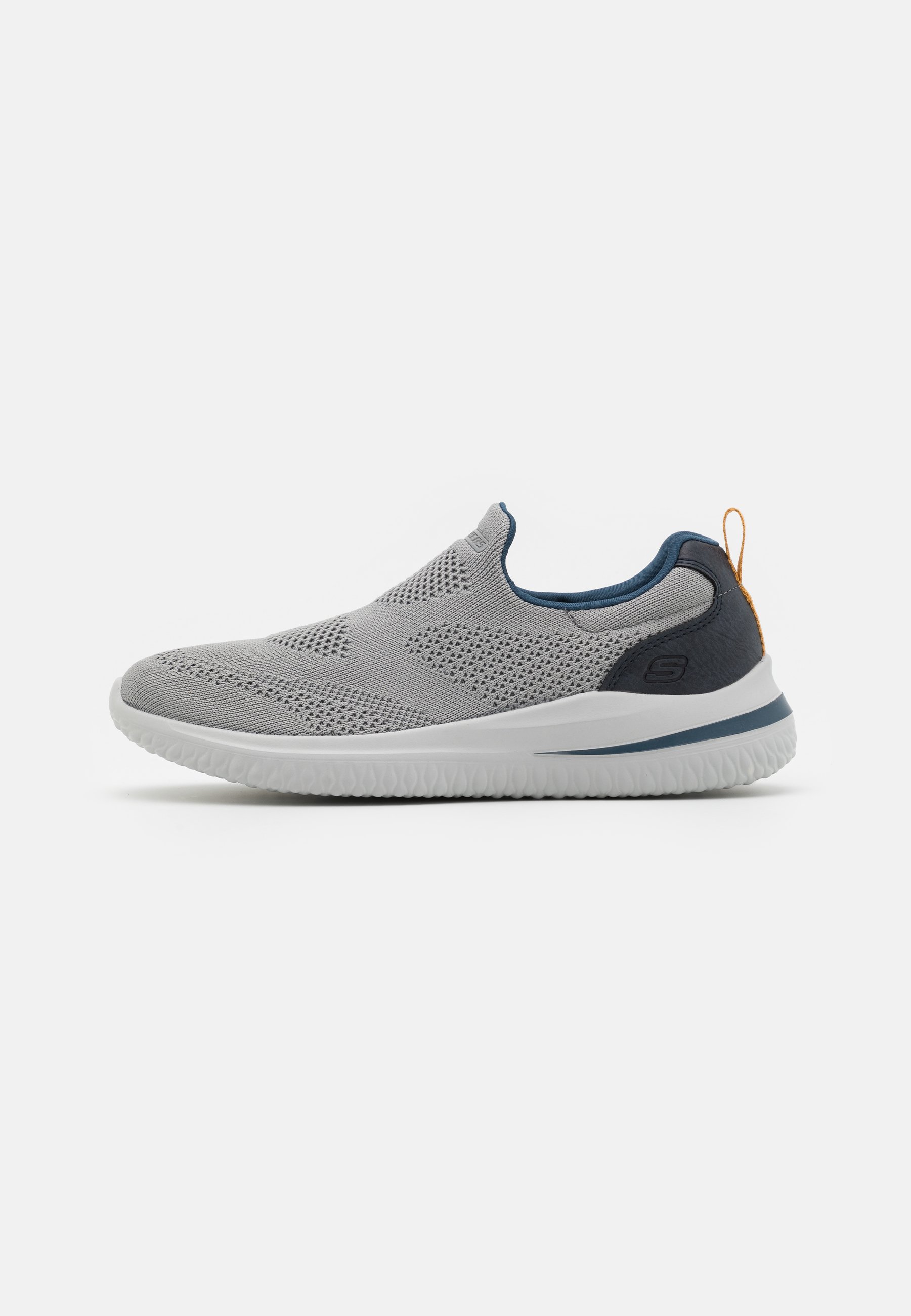 nike epic react flyknit women's black