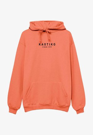 Sudadera con capucha color naranja coral, con bolsillo delantero y texto negro "KAOTIKO SINCE 1999" en el pecho y capucha con cordón.