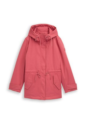 Różowa przeciwdeszczowa kurtka z kapturem, wyposażona w regulowane sznurki przy kapturze i w talii, z przodu zatrzaski oraz kieszenie z klapkami zapinanymi na zatrzaski.