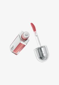 Produkt do ust KIKO Milano w przezroczystym opakowaniu z chromowaną pokrywką. Aplikator ma różowy, puszysty koniec. Kolor to delikatny różowy shimmer.