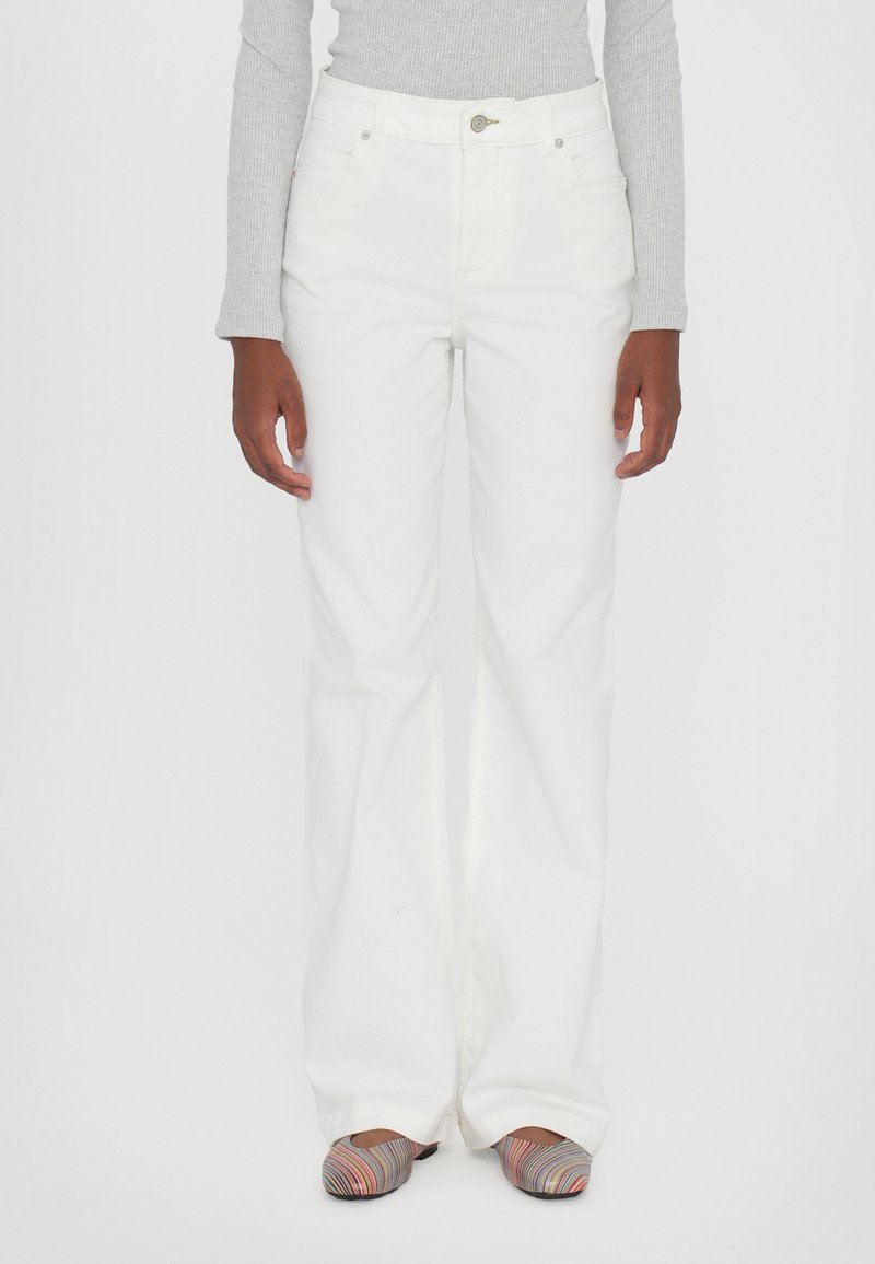 PS Paul Smith WOMENS WIDE LEG - Auduma bikses - white