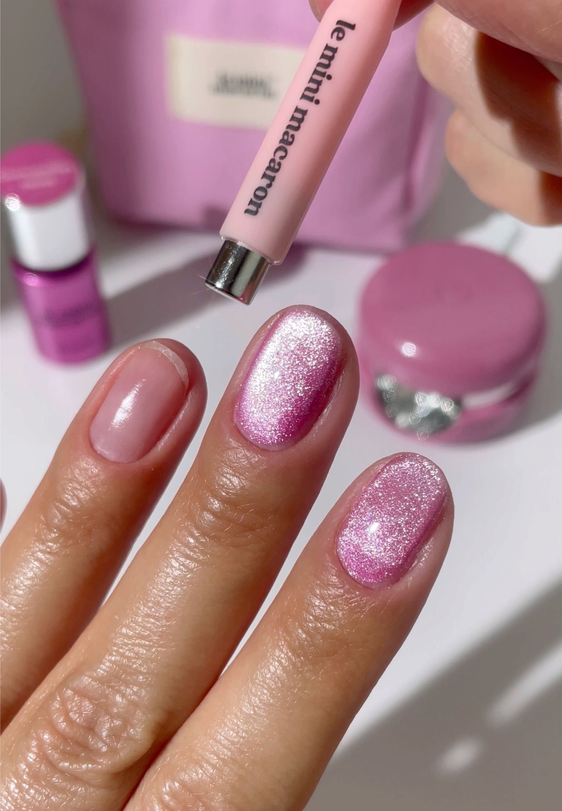 Le Mini Macaron CAT EYE GEL POLISH - Nail Set - cosmopolitan