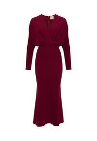 Bordowa sukienka z długim rękawem, z dekoltem w serek, drapowaną górą, dopasowaną talią i spódnicą do ziemi. Gładki materiał z minimalnymi detalami.