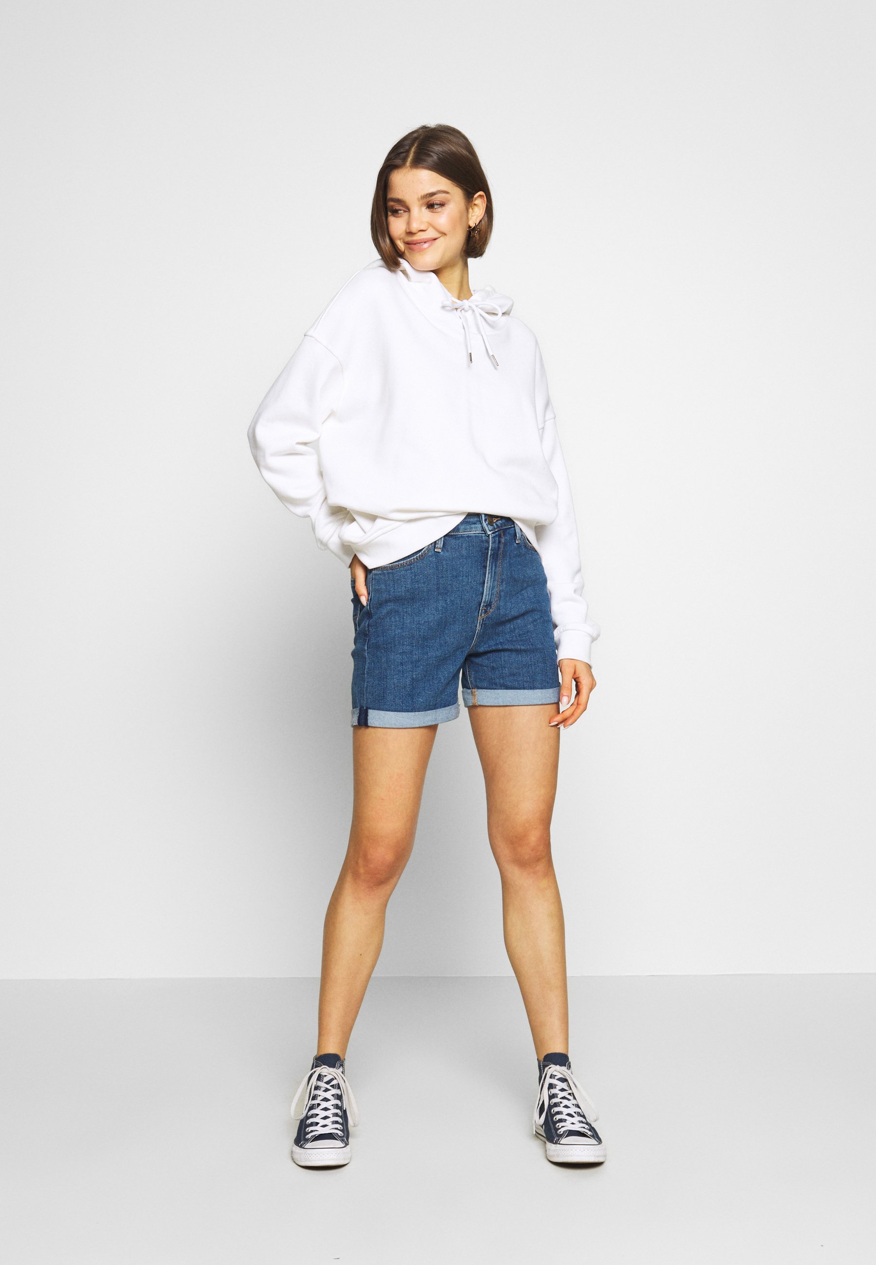 Lee MOM Jeansshorts mid stonewashblå denim Zalando.no Lee MOM - Jeansshorts - mid stonewash