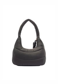 Bolso de mano negro acolchado con forma redondeada y textura suave. Cuenta con un doble asa y una correa desmontable. Diseño simple y elegante.