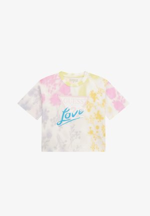 Camiseta de manga corta, teñida con la técnica tie-dye en colores pastel. Presenta patrones florales y un gráfico azul de "Love" sobre un triángulo rosa. Material de algodón.