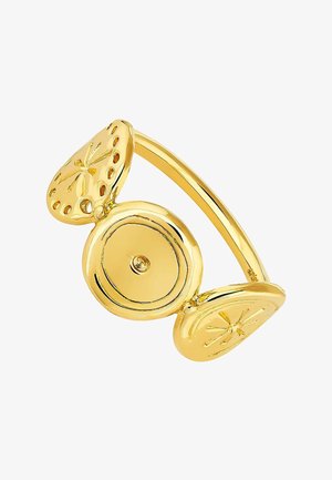 Pulsera elástica de oro que presenta tres elementos ovalados y redondos con superficies texturizadas y patrones grabados. Acabado suave con un aspecto brillante.