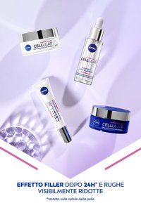 Quattro prodotti di skincare NIVEA CELULAR su uno sfondo viola chiaro: un barattolo blu, un barattolo di crema bianca, un tubo bianco e una boccetta di siero trasparente.
