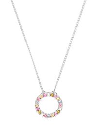 Collana d'argento con un pendente circolare decorato con pietre multicolori in rosa, blu e giallo, dotata di una catenina fine.