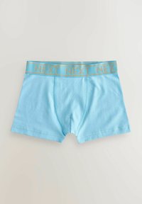 Ljusblå bomullsboxershorts med ett guldigt elastiskt midjeband där ordet "NEXT" upprepas. Slät textur och skräddarsydd passform.