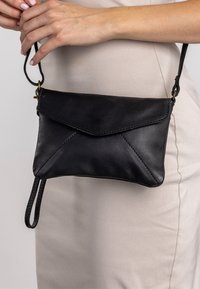 Gusti Leder Borsa a tracolla - black