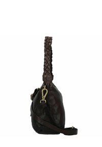 Braune Ledertasche mit geflochtenem Tragegurt, Metallbeschlägen und einer abgerundeten Form mit glatter Oberfläche.