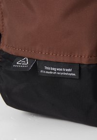 Doughnut MACAROON GO WILD SERIES BACKPACK UNISEX - Tagesrucksack - grey/brown