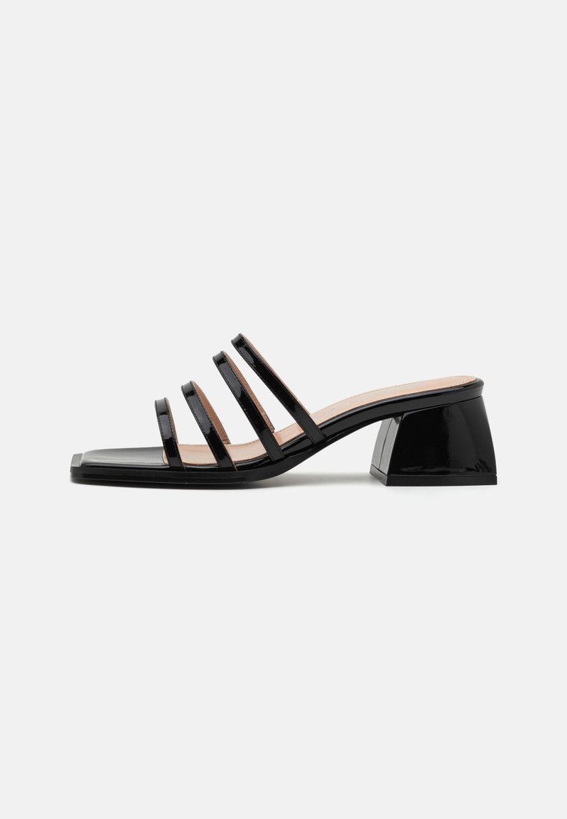 Nodaleto BULLA AVA - Iešļūcenes ar papēdi - black