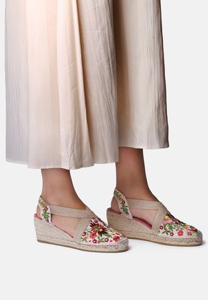 Kiilakorkoavokkaat - peonia