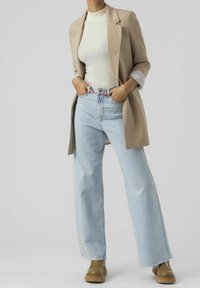 Vero Moda Blejzr - light brown