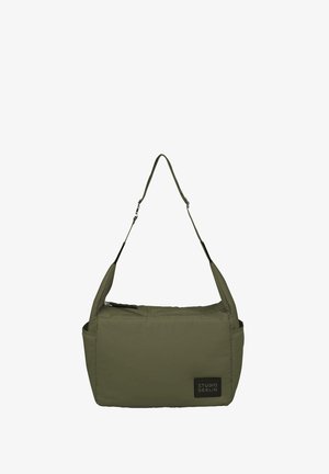 Borsa a spalla verde oliva con una superficie liscia e imbottita. Presenta una zip superiore, due tasche laterali e un'etichetta che recita "STUDIO BERLIN."