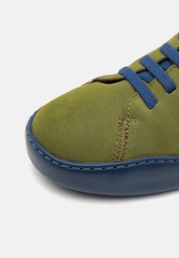 Camper PEU TOURING - Tenisice - green