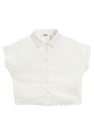 Hvid kortærmet knap-up bluse med blomsterbroderi i eyelet, bølgede kanter og klassisk krave, designet til børn.