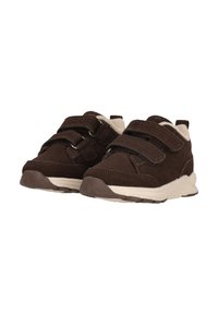 Braune Wildleder-Kinderschuhe mit Klettverschlüssen, cremefarbener Kunstfellfütterung und weißer Gummisohle. Runde Zehenpartie und strukturiertes Laufsohle.