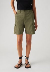 Levi's® - BAGGY - Denim shorts - army green Thumbnail Image 1