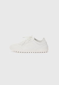 Unselected, triple bright white
