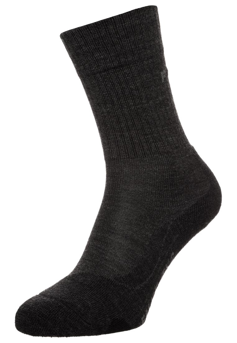 Svart crew-socka gjord av texturerad tyg, med ribbad mudd, förstärkt häl och tå, samt en slät kropp, lämplig för avslappnad användning.