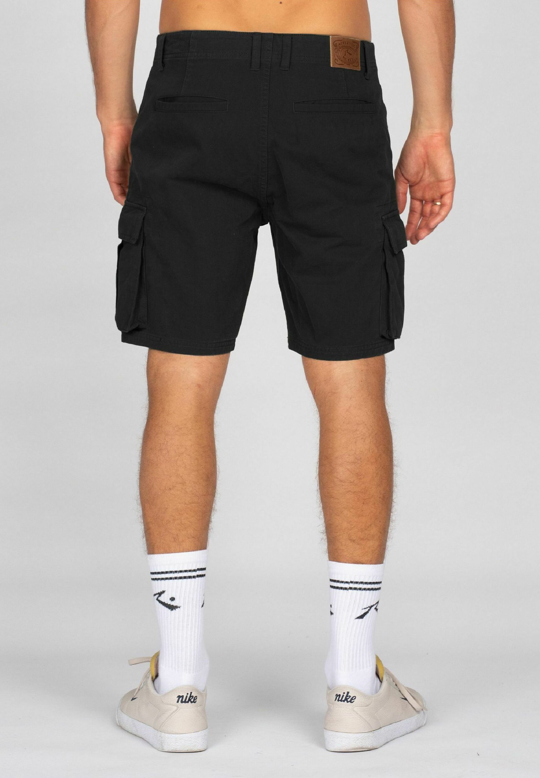 Rusty MANILA - Shorts - black/svart 