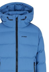 Modrá zateplená bunda s vysokým golierom, nastaviteľnou kapucňou a čiernymi zipsovými detailmi. Tkanina vyzerá hladko s matným povrchom.