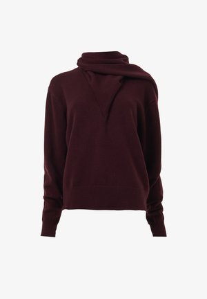 Pull bourgogne avec un col drapé, des manches longues et un ourlet inférieur ajusté, confectionné dans un tissu tricoté doux et texturé.