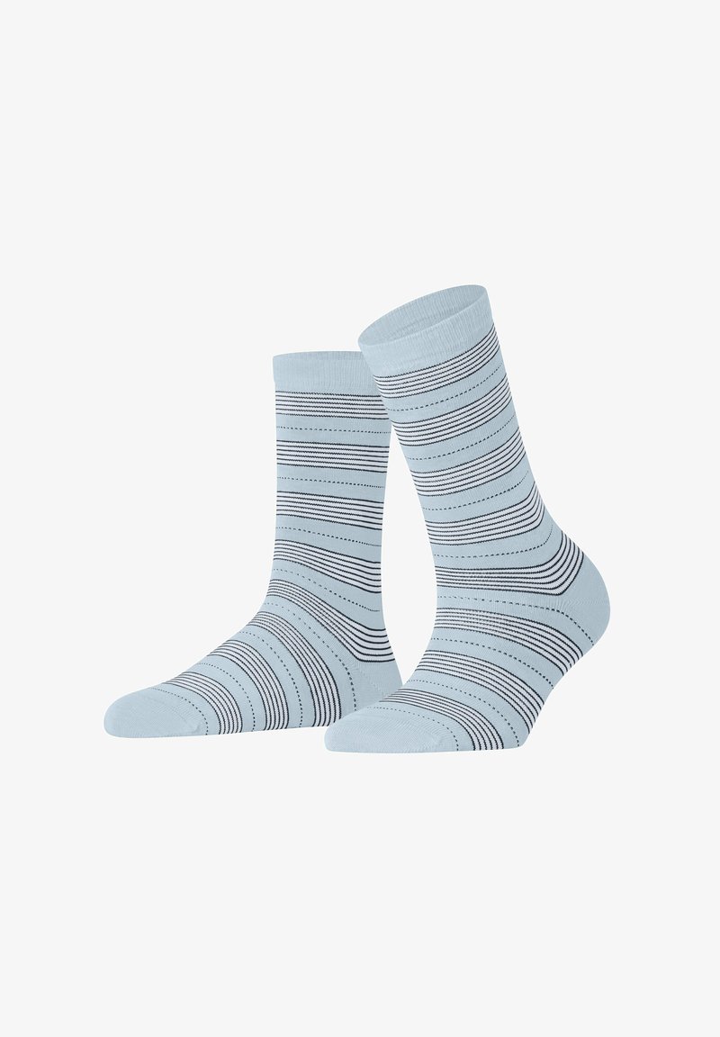 Helle blaue Socken mit horizontalen schwarz-weißen Streifen, einem gerippten Bündchen und glatter Textur. Standardlänge im Crew-Design.