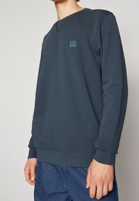 BOSS Sudadera - green