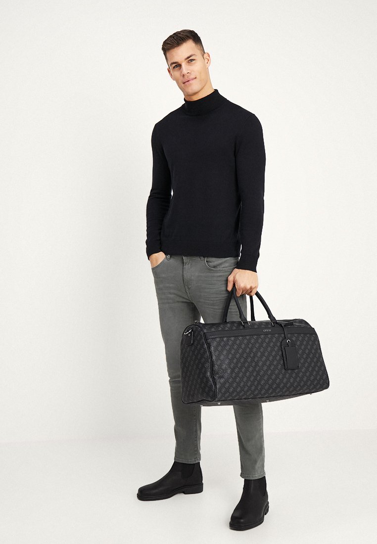 Guess CITY LOGO WEEKENDER Weekendveske black Zalando.no Guess CITY LOGO WEEKENDER Weekendveske orange Zalando.no