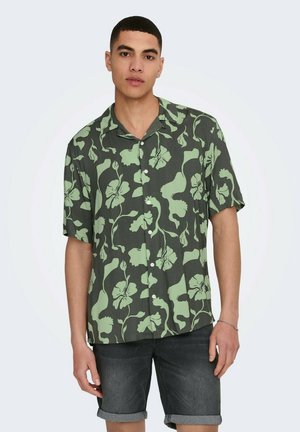 Only & Sons, FREIZEIT KURZARM TROPISCHES BLUMEN PRINT ONSDASH - Shirt - grün