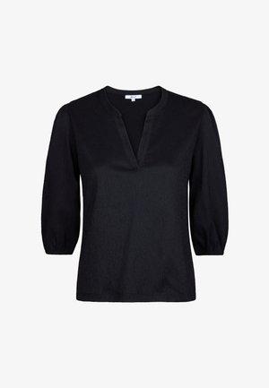 Zwarte top met een V-hals, gestructureerde stof en driekwartmouw met pofdetails. Eenvoudig ontwerp zonder patronen of accenten.