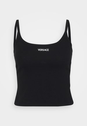 Zwarte katoenen tanktop met dunne bandjes, met een witte "VERSACE" logo in het midden op de borst. Soepele textuur, aansluitend ontwerp.